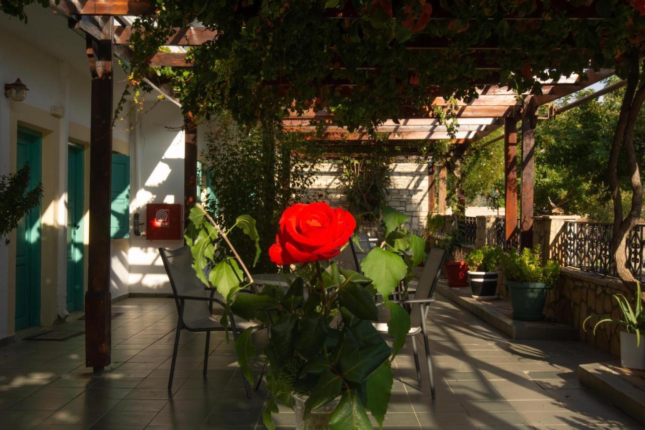 Dimitris Villa Hotel มาตาลา ภายนอก รูปภาพ